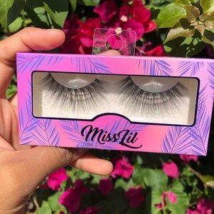 Lashes .